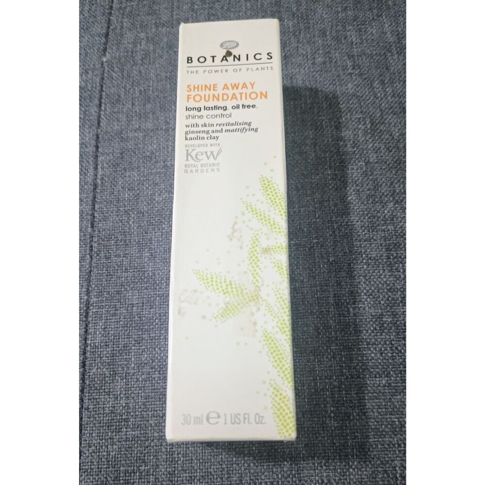 Botanics Age Defense Foundation - Shine Away. 020 Cumin. Oil Free